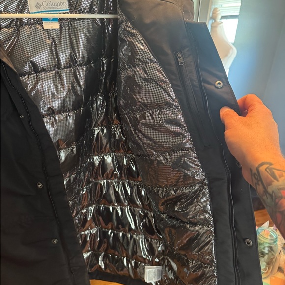 Columbia Men's Black Omni Tech Puffer Jacket - Picture 2 of 4